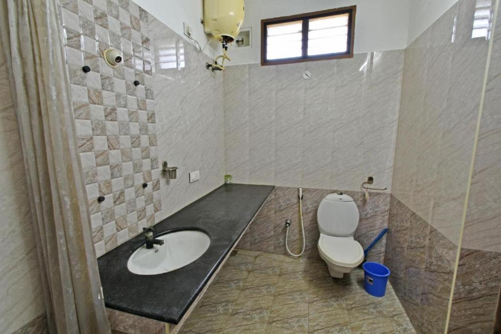 Villa Close To Rock Beach-Family Room 퐁디셰리 외부 사진