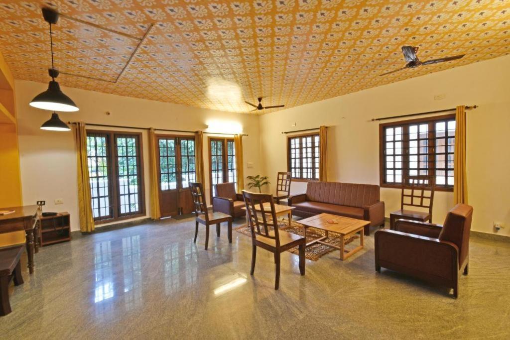 Villa Close To Rock Beach-Family Room 퐁디셰리 외부 사진